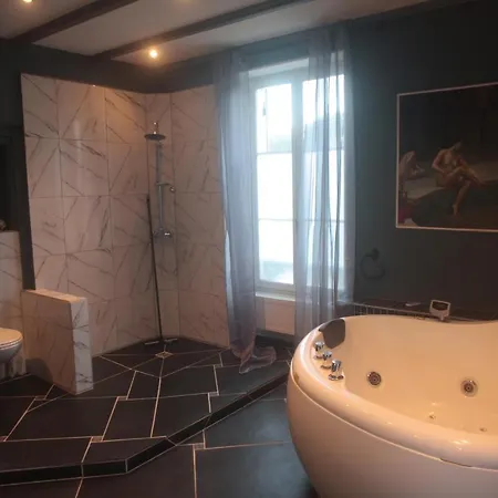 Chateau De La Blainie Bed & Breakfast Albas (Lot)