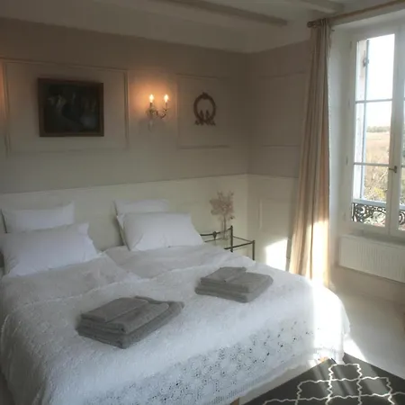 Chateau De La Blainie Bed & Breakfast *