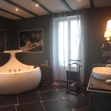 Chateau De La Blainie Bed & Breakfast